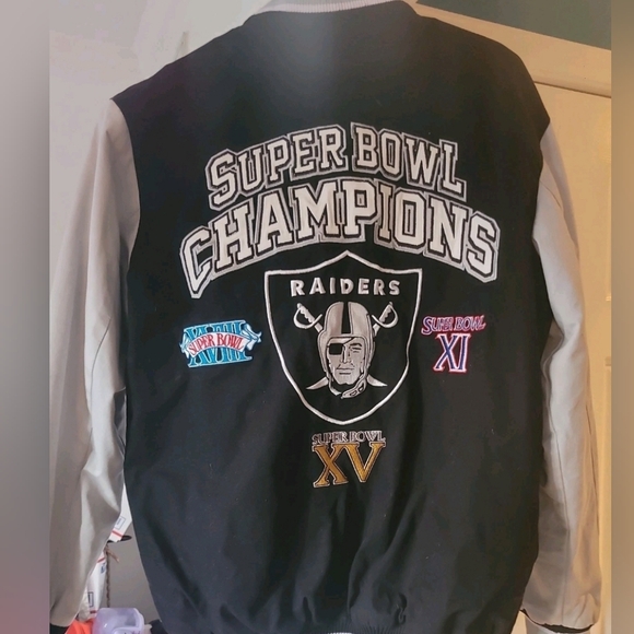 Raiders Super Bowl Champion Black and Gray Jacket Limited Edition Size Medium - Picture 3 of 6